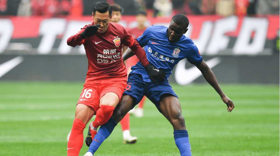 开云官网-前申花外援炮轰斯卢茨基：伤愈1周便让我首发 与他交恶迫使我离队