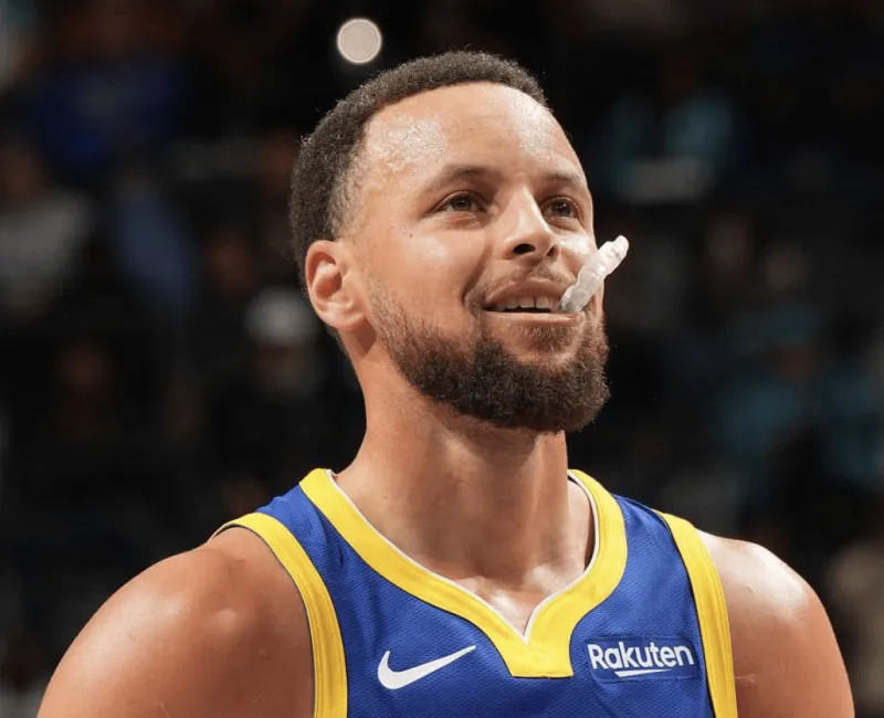 开云体育-Amick：库里一直在幕后积极推动复出，希望在附加赛前找节奏